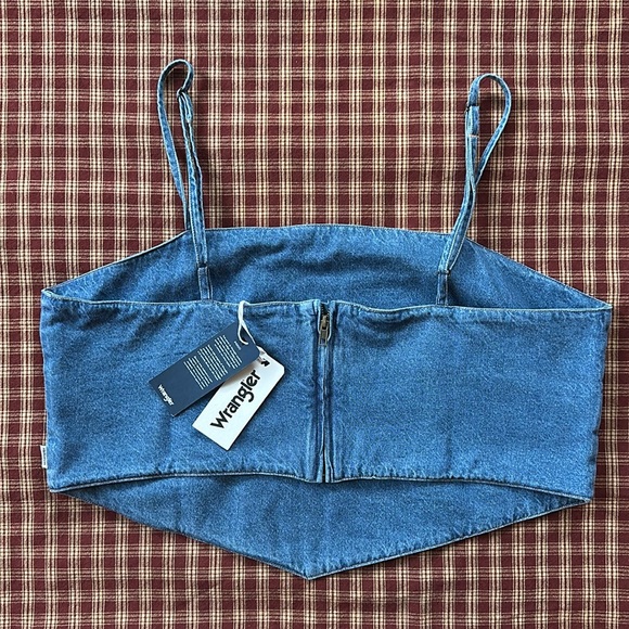 Woman’s NWTs Wrangler Dark Wash Denim Kassidy Bandana Crop Top Tank - Picture 2 of 11